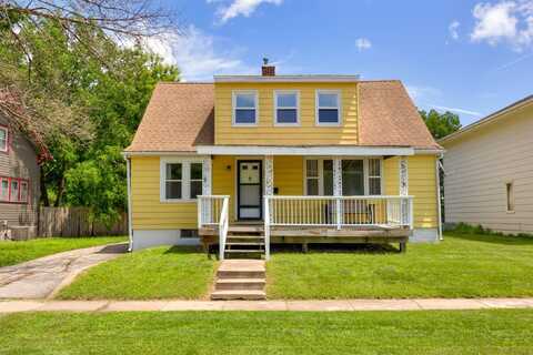 221 9th Street, West Des Moines, IA 50265