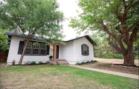 1225 S Brazos Street, Weatherford, TX 76086