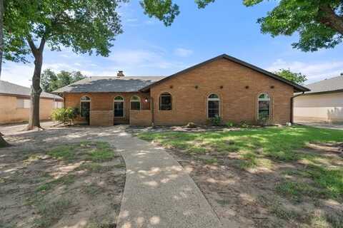 2109 Briarwood Boulevard, Arlington, TX 76013