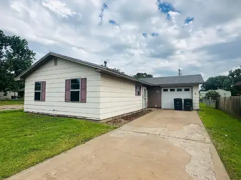 220 E Olive Ave, Enid, OK 73703