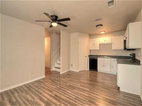 312 Queens Court N, Mansfield, TX 76063