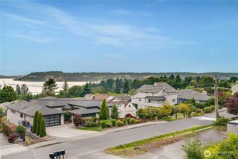 1425 S Sunset Drive, Tacoma, WA 98465