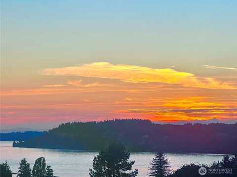 1425 S Sunset Drive, Tacoma, WA 98465