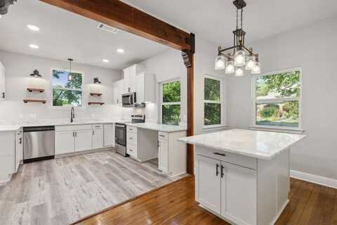 301 E Bois D Arc, Leonard, TX 75452