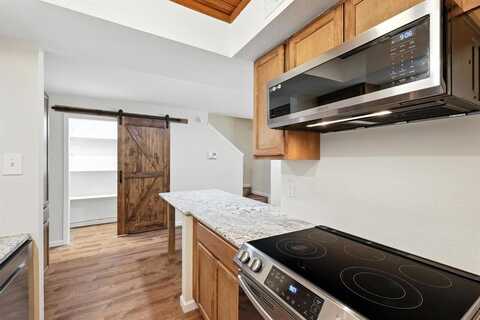 900 W Mulberry Street, Denton, TX 76201