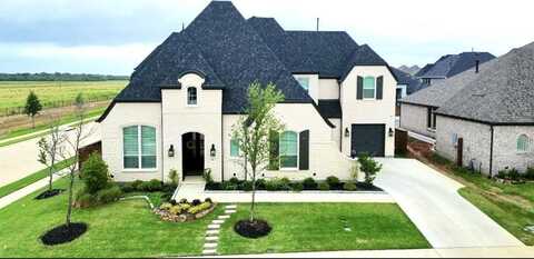 601 Saddle Crest Drive, Aubrey, TX 76227