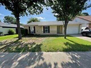 5312 Queens Court, Lake Dallas, TX 75065