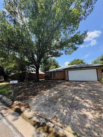 6226 Big Springs Drive, Arlington, TX 76001
