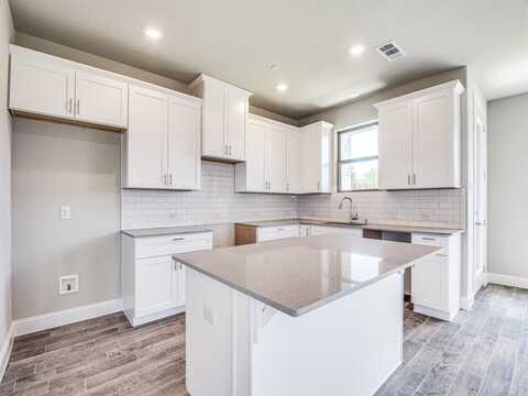 641 Hutchinson Lane, Lewisville, TX 75077