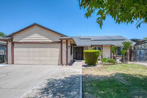 491 Indianapolis Avenue W, Clovis, CA 93612