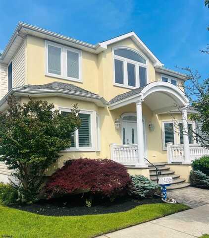 21 N Kenyon Ave Ave, Margate City, NJ 08402