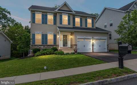 3014 LYNWOOD COURT, PENNSBURG, PA 18073