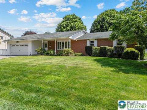 2704 Plymouth Drive, Palmer, PA 18045