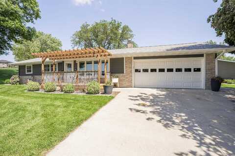 611 Gemini Rd., Hinton, IA 51024