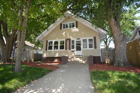 2029 S Royce St, Sioux City, IA 51106