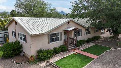 709 N 2nd St, Alpine, TX 79830