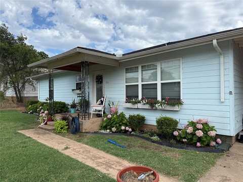 904 E Cleveland Street, Mangum, OK 73554