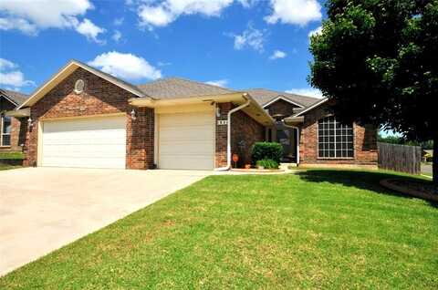 1820 January Place, Moore, OK 73160