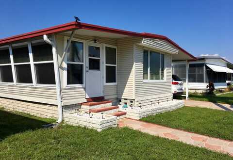 13225 101st St., Largo, FL 33773