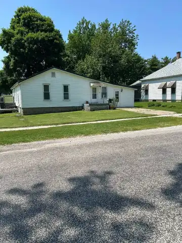 120 W Illini St, Virginia, IL 62691