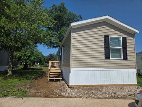 111 Willow Oak Dr, Morton, IL 61550