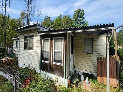 16 Jennifer Court, Poughkeepsie, NY 12601