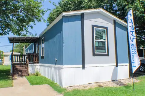 1533 Panda Trail, Glenn Heights, TX 75154