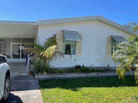 15494 Royal Coach Circle, North Fort Myers, FL 33917