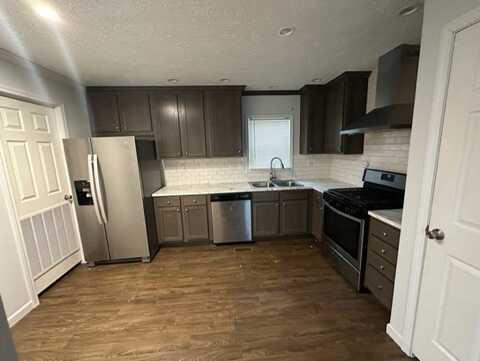 15 Mary Dr., Lansing, MI 48906