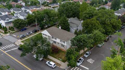 669 Bloomingdale Rd, Staten Island, NY 10309