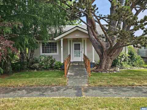 525 E 9th St, Port Angeles, WA 98362