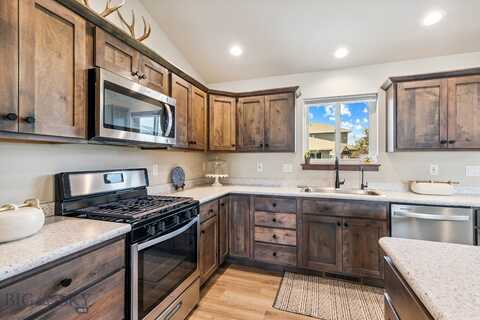 1005 Westwood Circle, Belgrade, MT 59714
