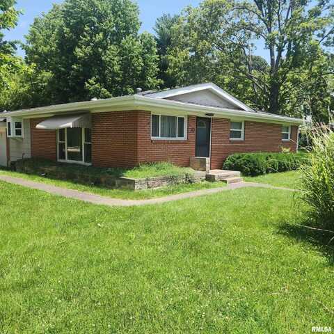 10 HOMESTEAD Drive, Mount Vernon, IL 62864