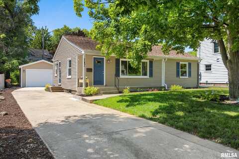712 W NORTHCREST Avenue, Peoria, IL 61614