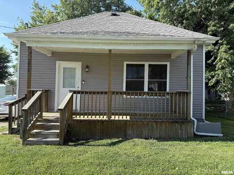 1015 W England Street, Taylorville, IL 62568