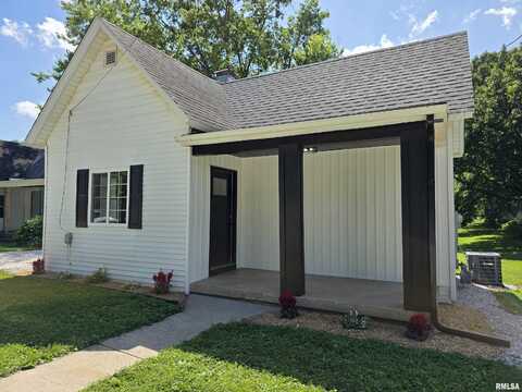 305 S ADAMS Street, Athens, IL 62613