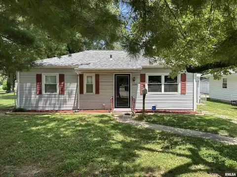 1026 E Noleman Street, Centralia, IL 62801