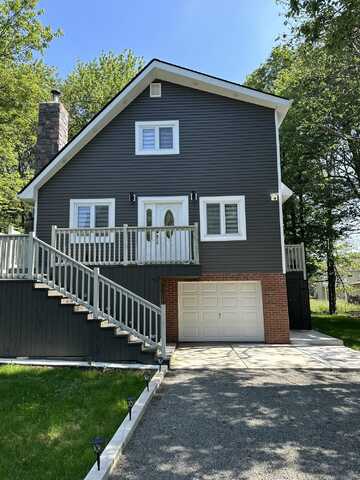 1173 Tree Top Dr Drive, Tobyhanna, PA 18466