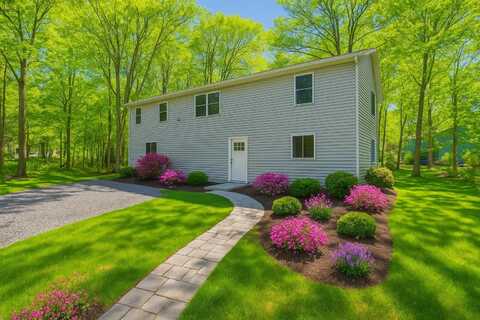 8263 Natures Drive, Tobyhanna, PA 18466