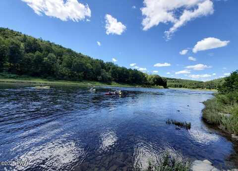 50 River Edge Lane, Beach Lake, PA 18405
