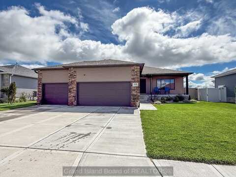 1539 Stonewood Ave., Grand Island, NE 68803