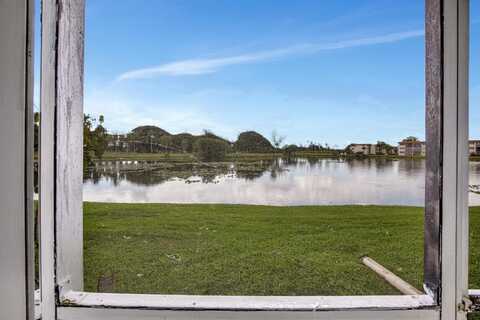9400 N Hollybrook Lake Dr, Pembroke Pines, FL 33025