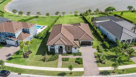935 Hookline Cir, Loxahatchee, FL 33470