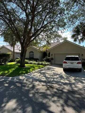 6429 Autumn Woods Blvd, Naples, FL 34109