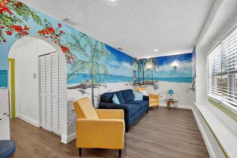 731 S M St, Lake Worth, FL 33460