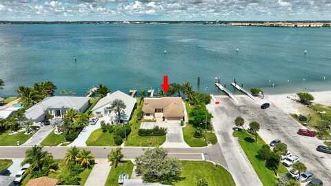 1701 Bayshore Dr, Hutchinson Island, FL 34949