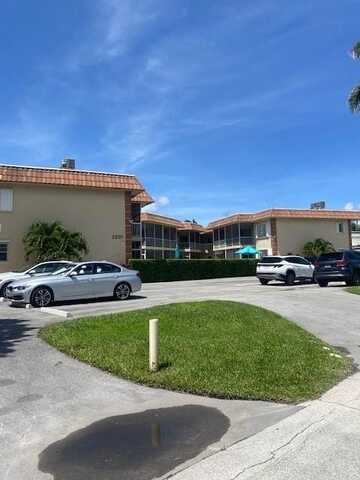 2201 SE 9th St, Pompano Beach, FL 33062