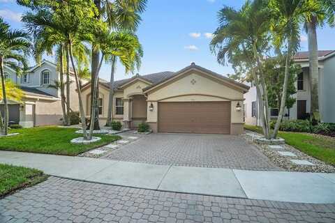 972 Lavender Cir, Weston, FL 33327
