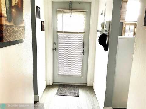 5003 NW 35th St, Lauderdale Lakes, FL 33319
