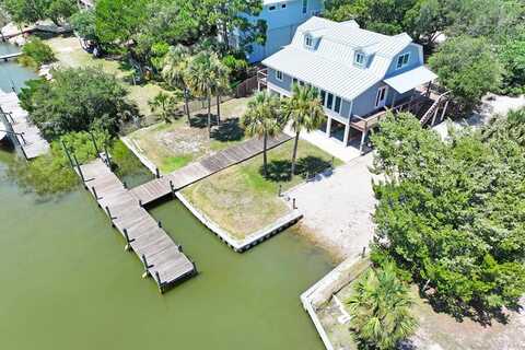 304 Wing St, St. George Island, FL 32328